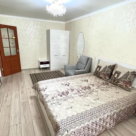Апартаменты 11 Мкрн-3 Aqtöbe Buitenkant foto